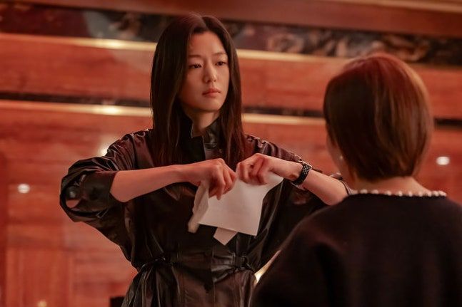 디즈니+ 오리지널 시리즈 '북극성'의 주연을 맡은 배우 전지현. 디즈니+