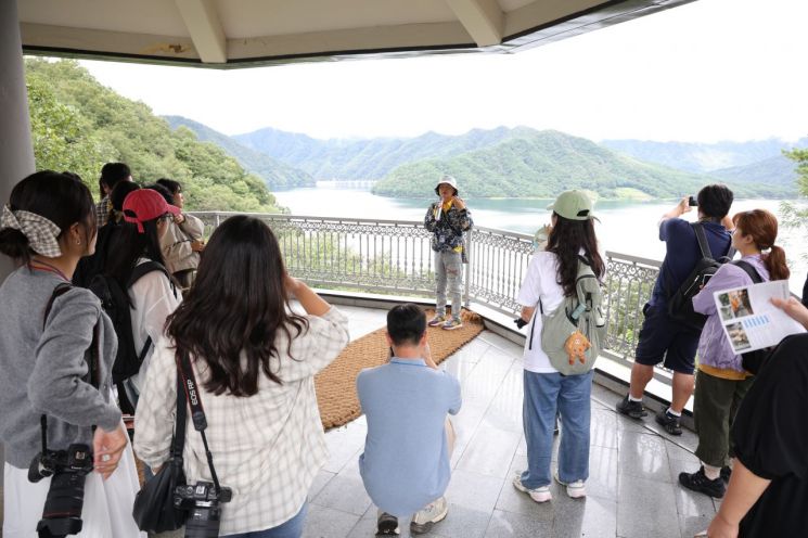 '화천 DMZ 바이브 페스타' 접경지역 관광의 '새로운 미래'를 쏘다