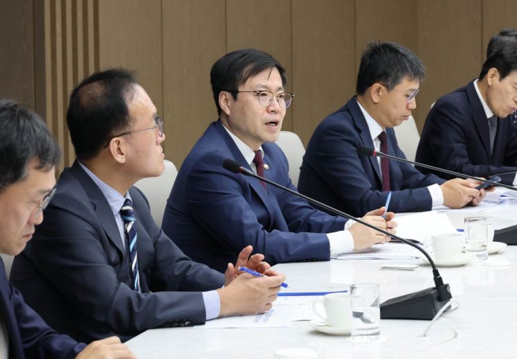 여한구 산업통상자원부 통상교섭본부장이 22일 열린 대한상공회의소 국제통상위원회에서 발언하고 있다. 대한상공회의소