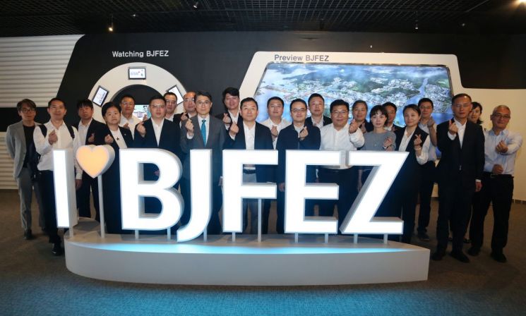 한·중 경제자유구역 열기 지핀다… 상하이 자유무역구 대표단, 부산진해경자청 교류 방문