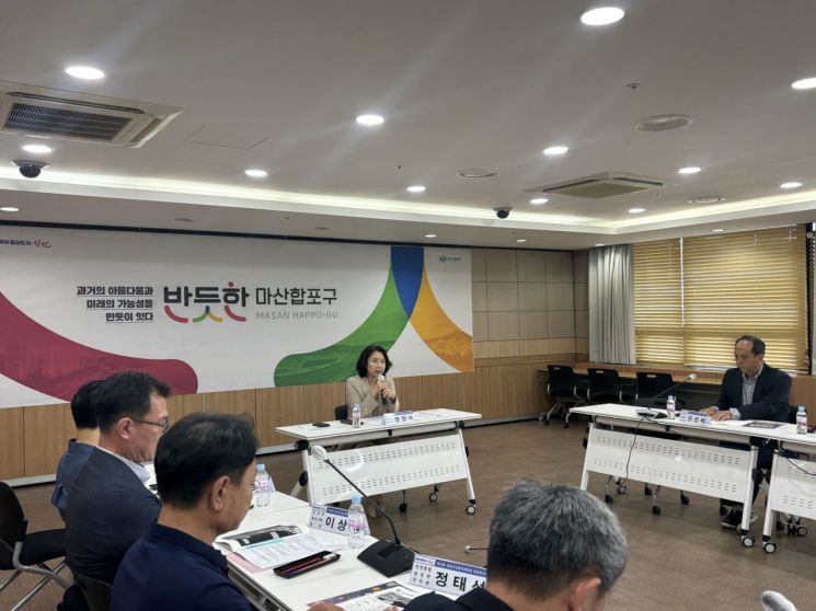 "국화축제 준비 완벽" … 창원특례시, 마산가고파국화축제 레트로·뉴트로 매력 더한다