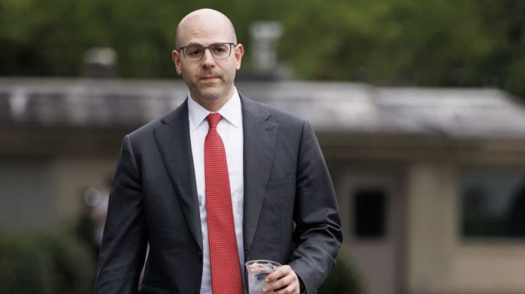 '트럼프 경제 책사' 마이런의 반란…"Fed, 금리 2%P 내려야"