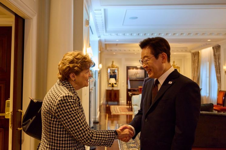 美 상·하원 의원 만난 李대통령 "'상업적 합리성' 보장한 관세협상 가능"