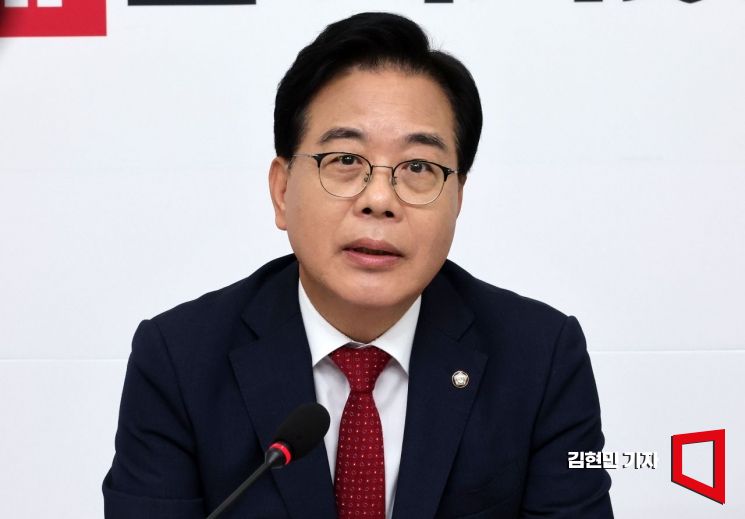 송언석 국민의힘 원내대표가 23일 국회에서 취임 100일 기자간담회를 하고 있다. 2025.9.23 김현민 기자