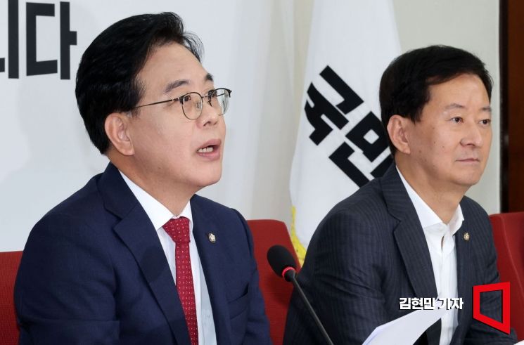 송언석 국민의힘 원내대표가 23일 국회에서 취임 100일 기자간담회를 하고 있다. 2025.9.23 김현민 기자
