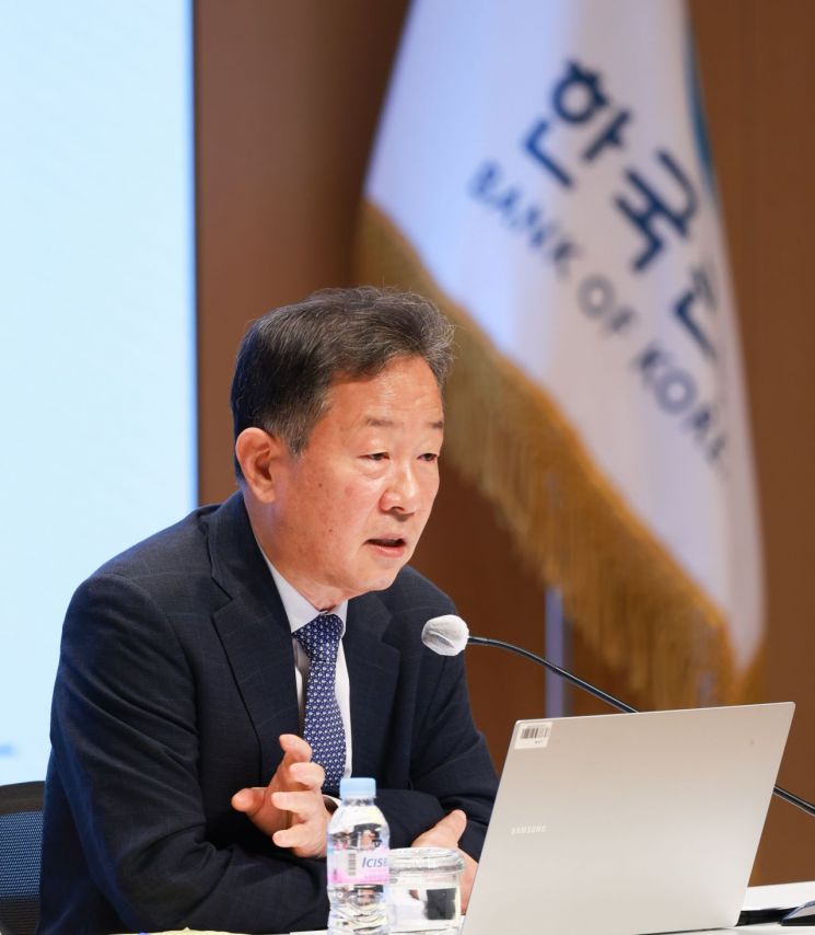 황건일 한국은행 금융통화위원이 23일 서울 중구 한은에서 열린 기자간담회에서 발언하고 있다. 한국은행