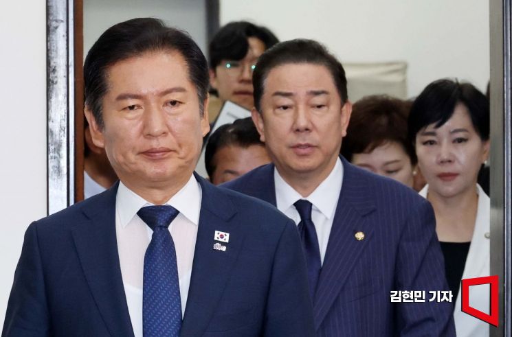 [Photo] Jeong Cheongrae Attends Supreme Council Meeting