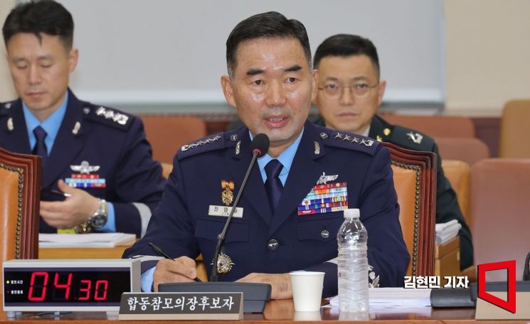 진영승 합동참모의장 후보자가 24일 국회 국방위원회 전체회의에서 열린 인사청문회에서 의원들의 질의에 답하고 있다. 2025.9.24 김현민 기자