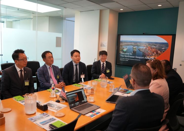 Pyeongtaek City Discusses Cooperation During Visits to Tacoma and Port of Seattle in the US