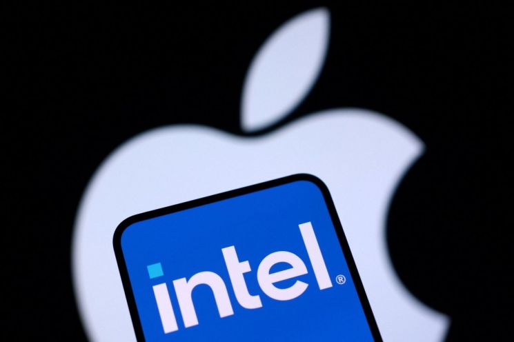 "Intel Requests Investment or Manufacturing Partnership from TSMC and Apple"