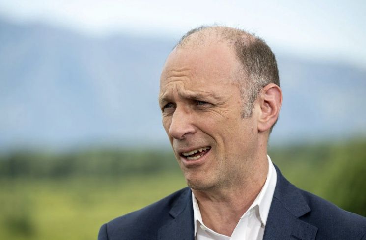 Inflation or Employment? Fierce Internal Debate at U.S. Fed over Pace and Scale of Rate Cuts