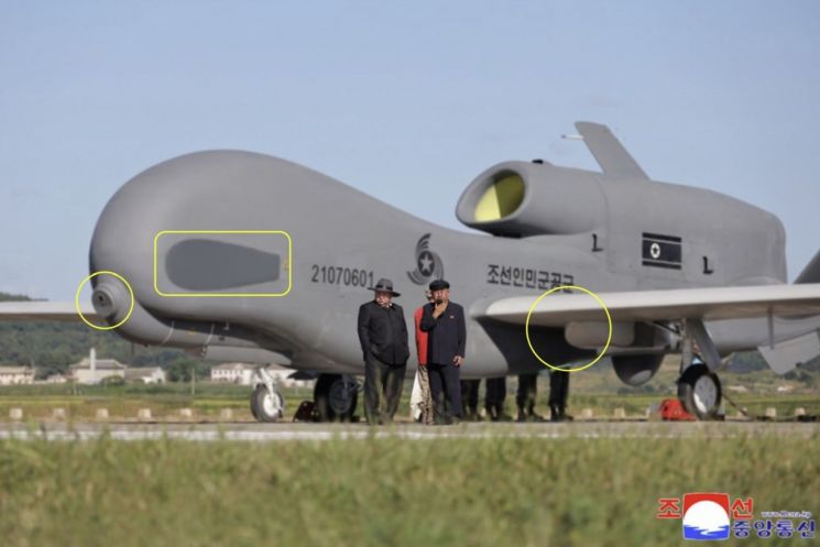2025년 3월 김정은 위원장의 시찰 당시 공개된 전략무인정찰기 샛별-4형. 조선중앙통신