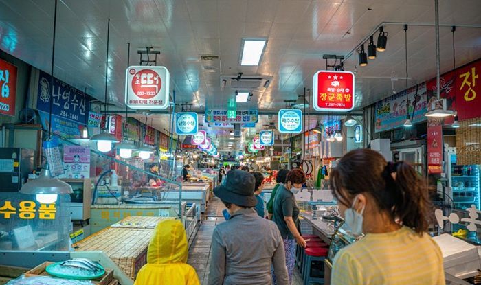 목포시가 추석을 앞둔 온누리상품권 환급 이벤트를 운영해 전통시장 소비가 늘 것으로 기대된다. 목포시 제공