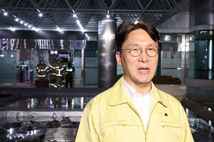 김민석 총리, 국정자원 화재 사흘째 대응 지휘…"정상화 시점 확정은 어렵다"