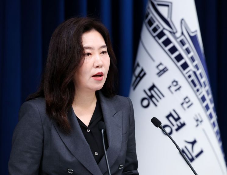 대통령실 "경제부총리가 말한 환율 협상, 관세 협의 아니다…환율조작국 논의"