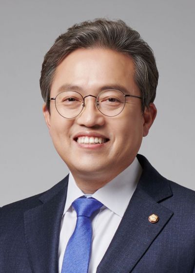송기헌 더불어민주당 의원. 송기헌 의원실.