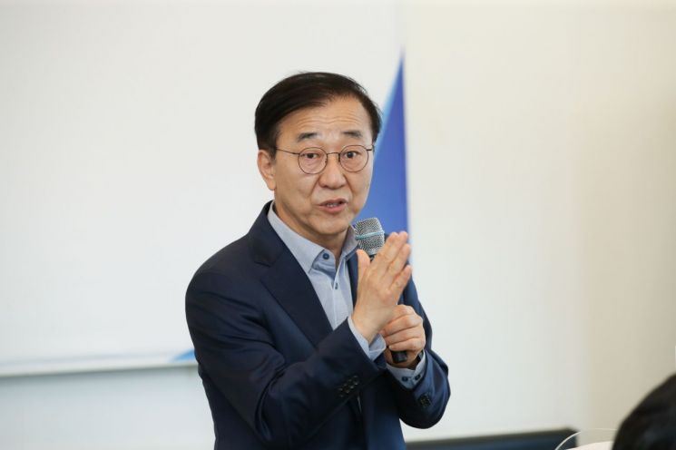 김윤덕 국토교통부 장관이 29일 출입기자단 간담회에서 질문에 답하고 있다. 국토부 제공