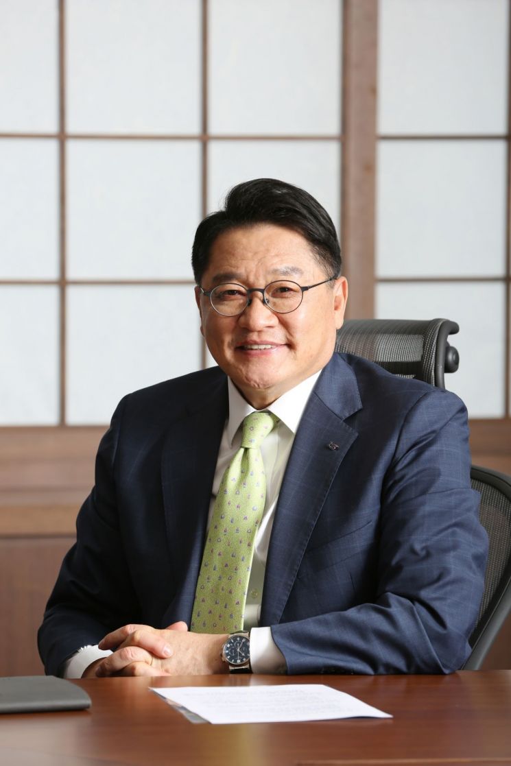 구자균 한국산업기술진흥협회장이 아시아경제와 인터뷰하고 있다. LS일렉트릭.