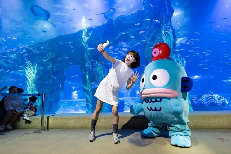 Enjoy Chuseok Holiday at Lotte World Tower and Mall with Sanrio and Disney Experiences