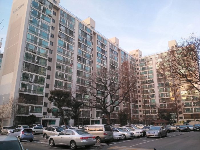 서울 광진구 광장동의 광장극동2차. 최근 25억원대의 신고가를 기록했다. 지지옥션.