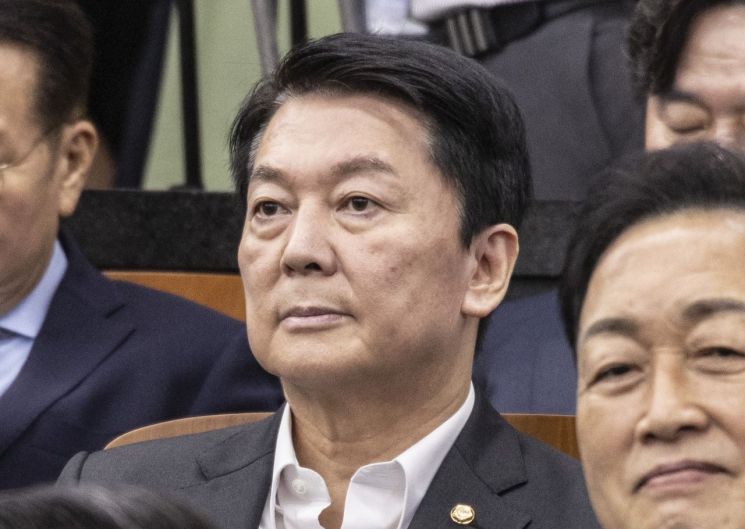 '李대통령 흉기 피습 비하 논란' 안철수, 불송치 처분