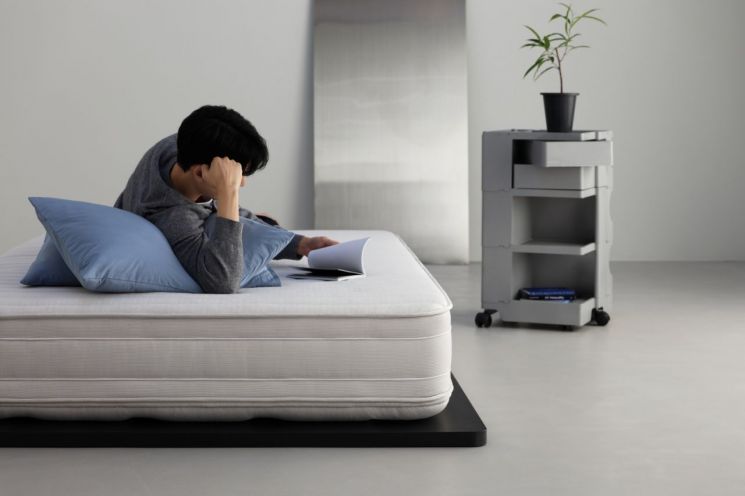 슬로우베드, 양면 구조 '이브닝 리버서블 매트리스' 출시