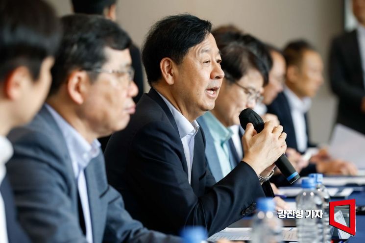 '선원 없는 선박 시대'…AI 자율운항 실증 사업 300억원 규모로 추진