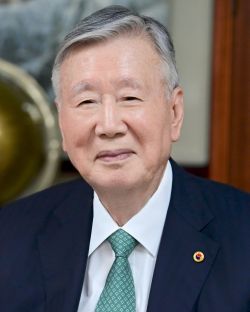 이중근 대한노인회 회장 겸 부영그룹 회장. 부영그룹