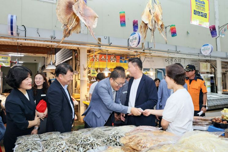 장금용 창원특례시장 권한대행, 추석맞이 복지시설·전통시장 방문