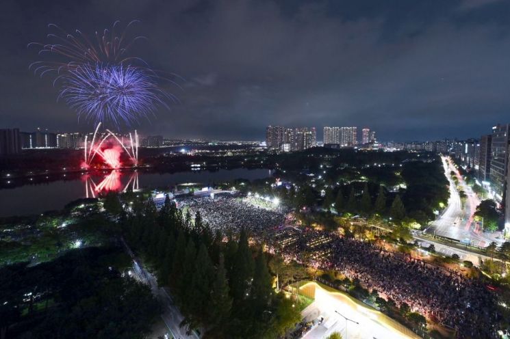 2025고양호수예술축제 불꽃놀이. 고양특례시 제공