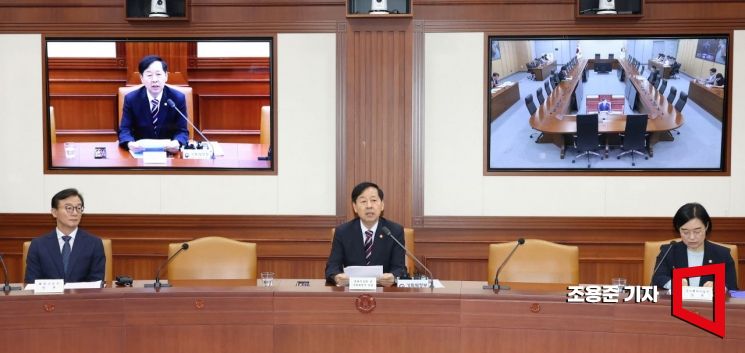 구윤철 경제부총리 겸 기획재정부 장관이 2일 서울 종로구 정부서울청사에서 열린 경제관계장관회의에 참석, 소비자물가 동향, 코리아세일 페스타 등 발언하고 있다. 2025.10.2 조용준 기자