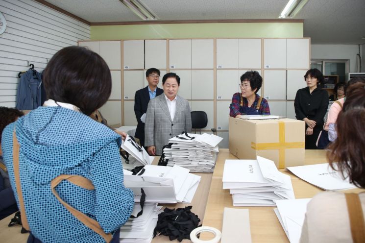 Mayor Joo Gwangdeok of Namyangju Visits Welfare Facilities... Warm Communication with Elderly and Disabled Workers