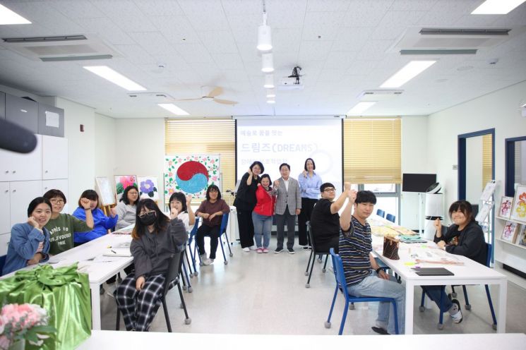 Mayor Joo Gwangdeok of Namyangju Visits Welfare Facilities... Warm Communication with Elderly and Disabled Workers