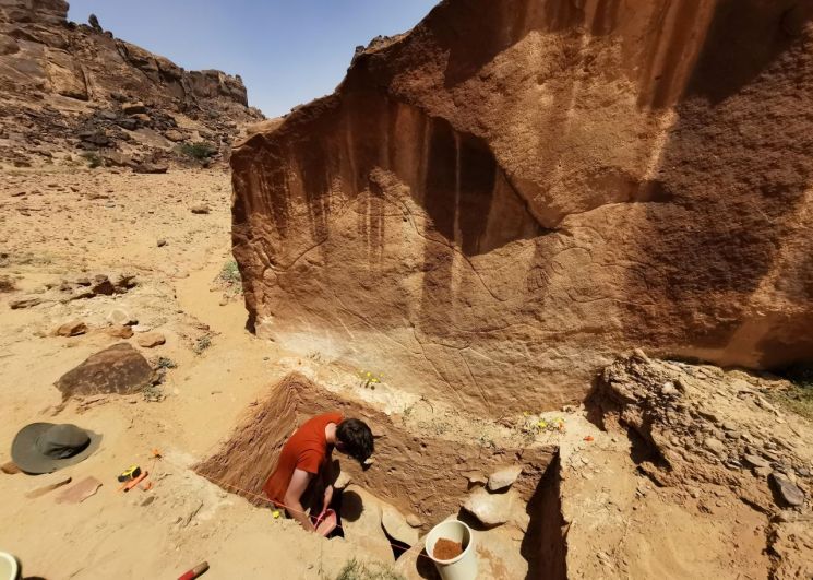 Visible for 90 Minutes at Sunrise... Archaeological Community Celebrates 12,000-Year-Old Petroglyph Discovery