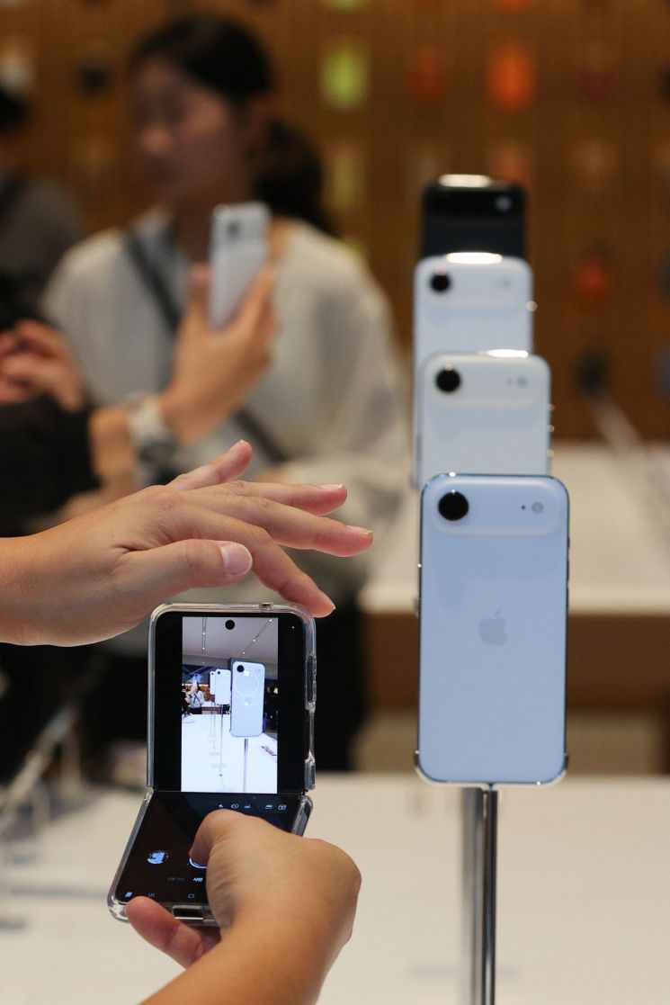 올 3분기 OLED 발광재료 구매액 6.2% 증가…애플 수요 영향