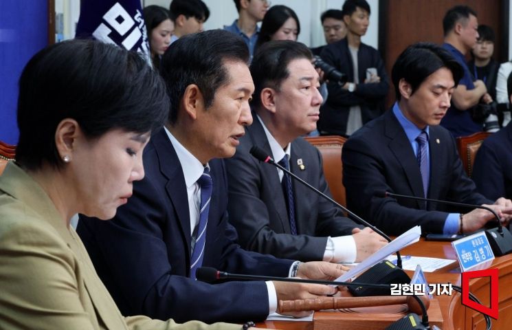 정청래 더불어민주당 대표가 10일 국회에서 열린 최고위원회의에서 발언하고 있다. 2025.10.10 김현민 기자