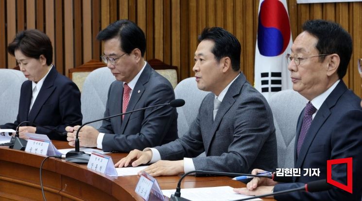 [포토] 반도체-AI 첨단산업특위 출범식, 발언하는 장동혁 대표