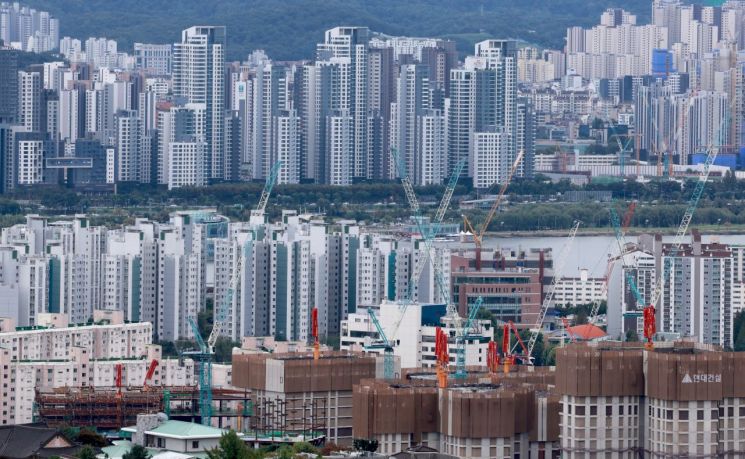 서울 남산에서 바라본 서초·용산 일대 아파트. 연합뉴스
