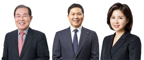 윤동한 콜마홀딩스 회장, 윤상현 콜마홀딩스 부회장, 윤여원 콜마비앤에이치 사장.