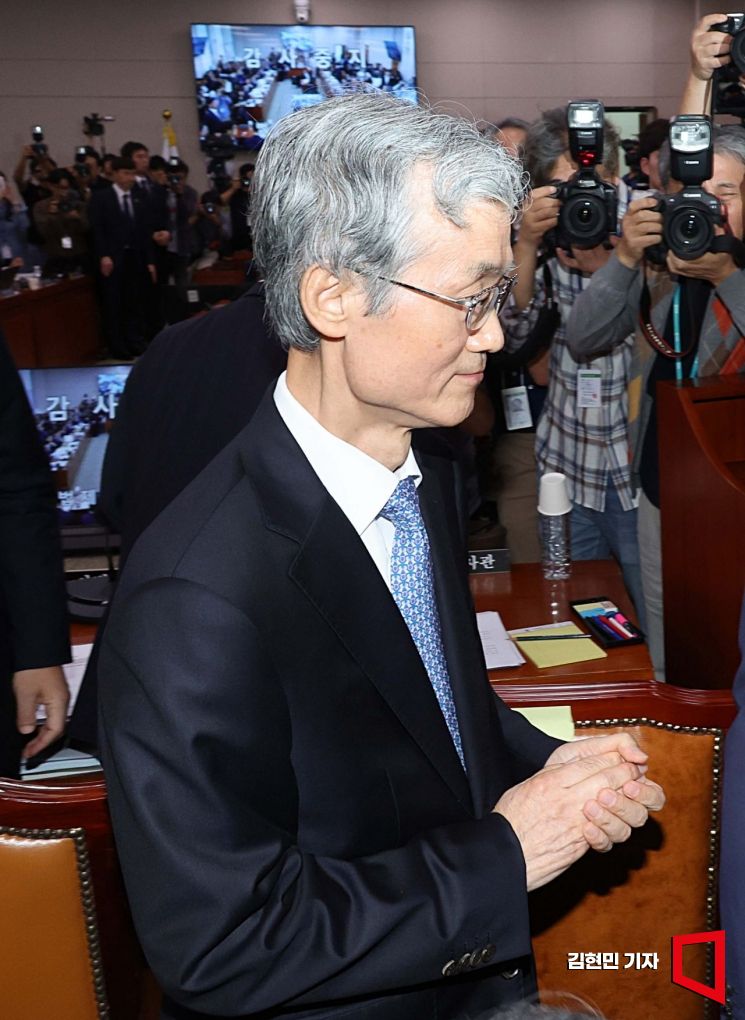 [속보] 조희대 "사법부 향한 요구 무거워…공정·신속재판 해야"