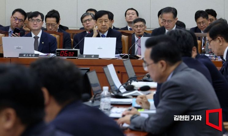 [2025국감]고정욱 롯데지주 사장 