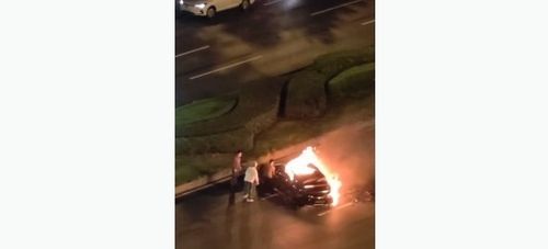 중국에서 충돌 후 화재가 발생한 샤오미 전기차. 연합뉴스