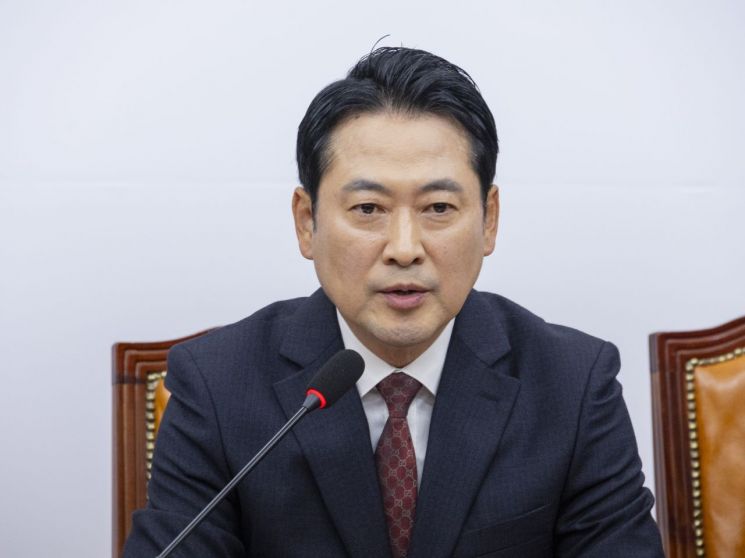장동혁 국민의힘 대표가 15일 국회에서 가진 기자간담회에서 이날 정부가 발표한 부동산 정책 관련 발언을 하고 있다. 연합뉴스