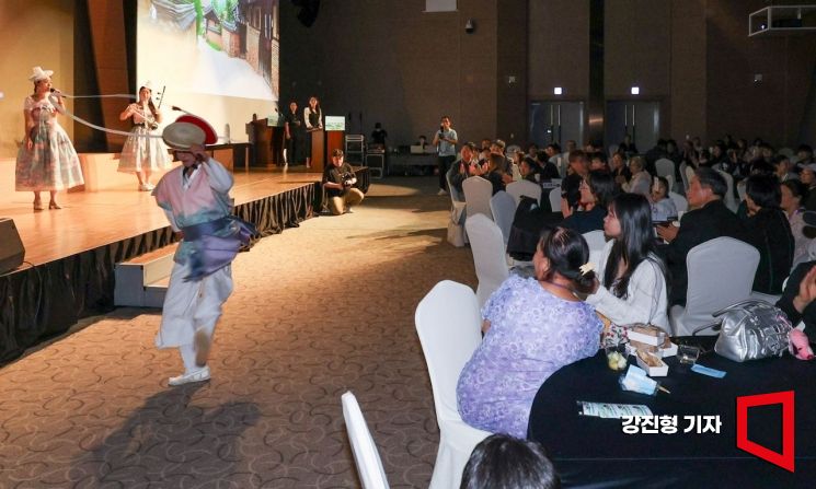 [포토] '신나는 전통공연과 함께'
