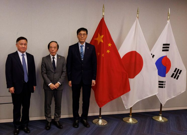 이창용 총재, 한중일 중앙은행 총재 회의 참석…경제·금융동향 의견 교환