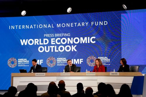 지난 14일(현지시간) 미국 워싱턴D.C에서 개막한 국제통화기금(IMF)·세계은행(WB) 연차총회에서 참석자들이 발언하고 있다. 로이터연합뉴스