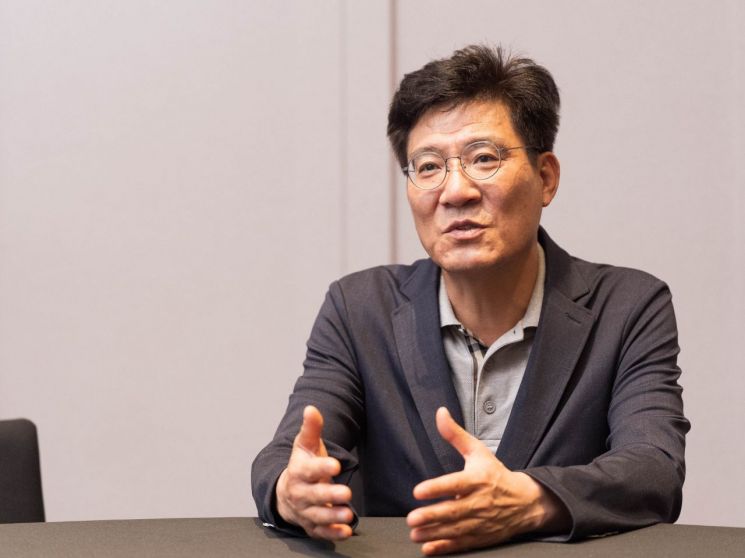성휴표 포스코DX 기술연구소 상무가 서울 강남구 웨스틴 서울 파르나스에서 아시아경제와 인터뷰하고 있다. 아마존웹서비스(AWS) 제공
