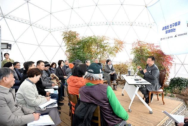 지난 1월 3일 열린 공릉천 친구들과 함께하는 이동시장실 모습. 파주시 제공