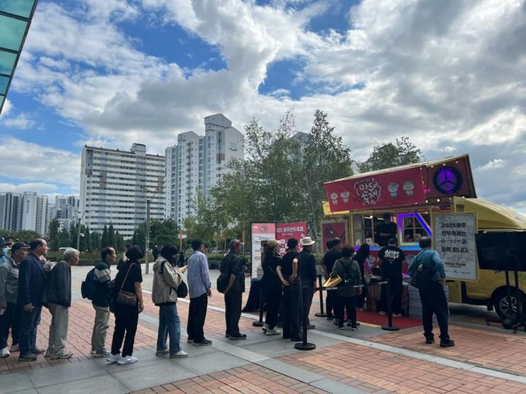 서울 청량리역 '만두트럭'. 원주시 제공