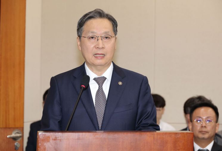 윤영빈 우주항공청장이 16일 국회 과학기술정보방송통신위원회에서 열린 2025년도 국정감사에서 인사말을 하고 있다. 연합뉴스 제공